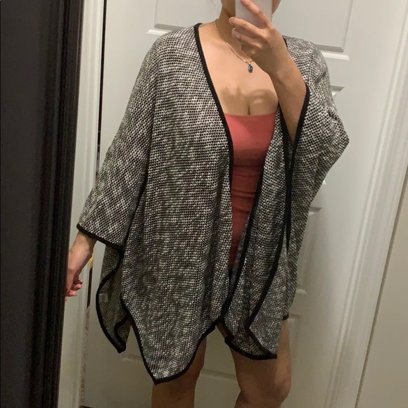 KNIT PONCHO WRAP - Picture 2 of 6